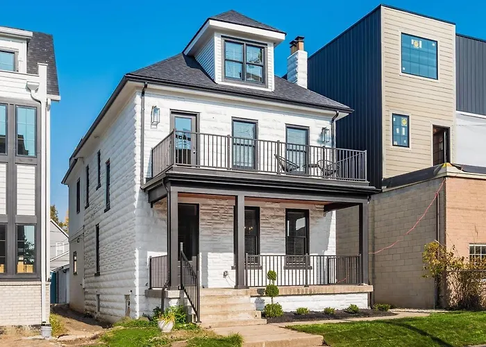 New Luxe Reno Hot Tub N Roof Terrace * Columbus