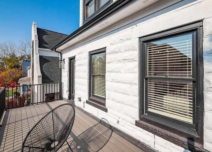 Holiday home New Luxe Reno Hot Tub N Roof Terrace *