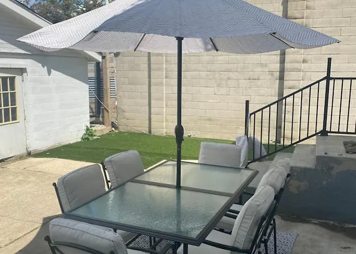New Luxe Reno Hot Tub N Roof Terrace Holiday home Columbus